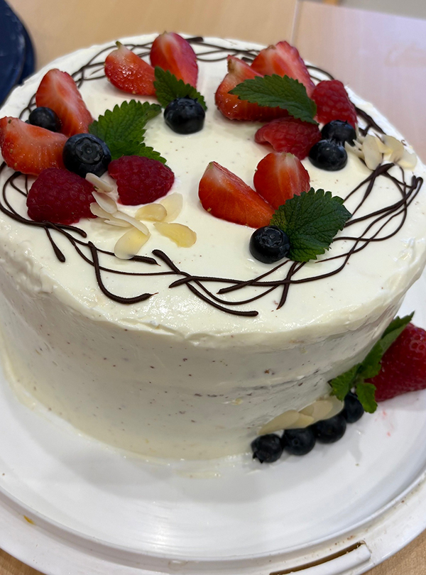 Muttertagstorte mit Beeren