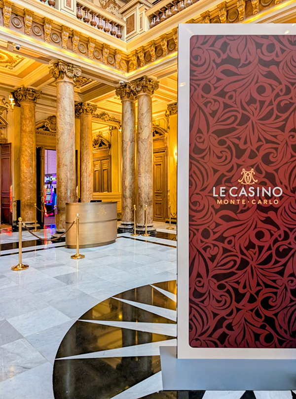 Casino Monte Carol innen