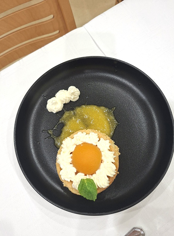 Dessert mit Pfirsich