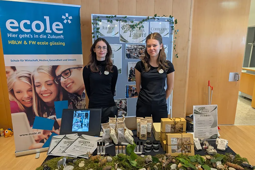 Junior Company mit dem Landessiegerpokal