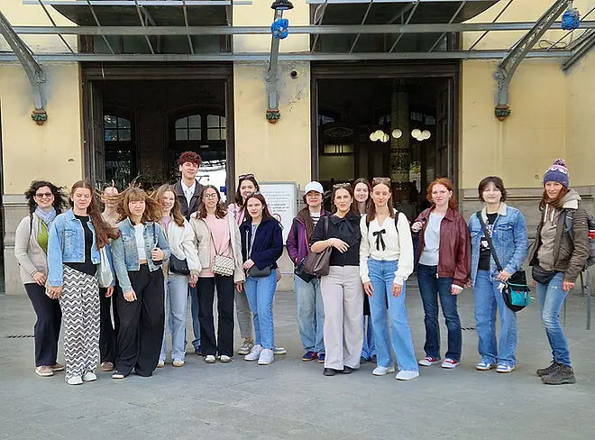 Gruppenfoto in der Stadt